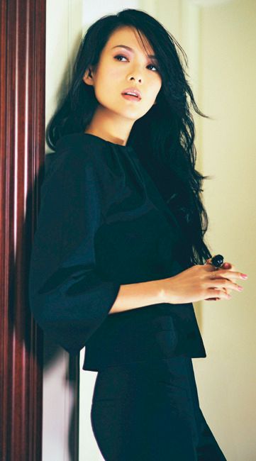 Zhang Ziyi Hot in Black Dress