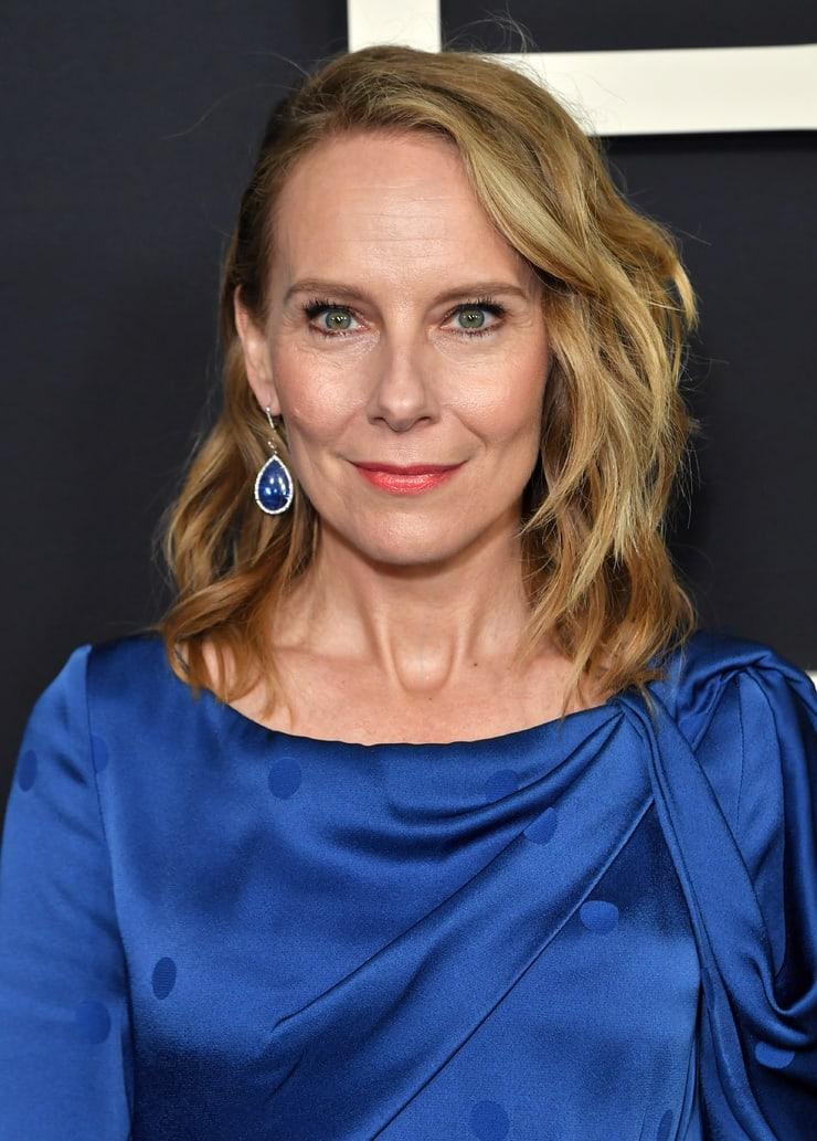 60+ Hot Pictures Of Amy Ryan Will Drive You Madly In Love For Her 10