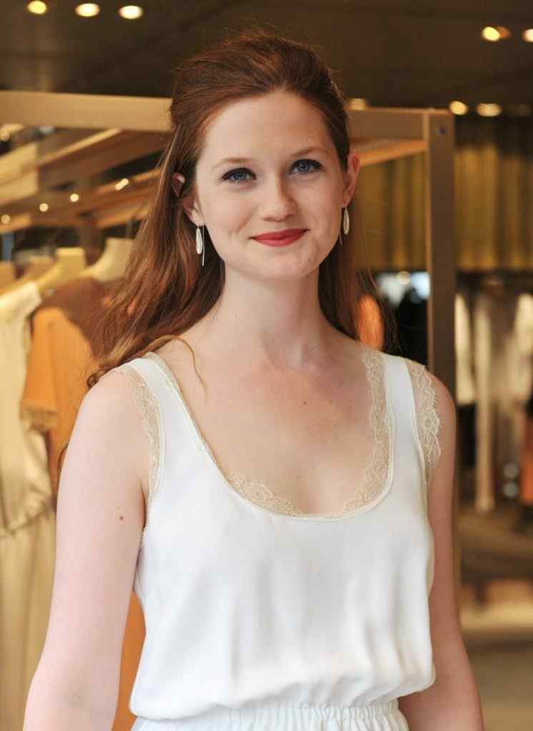 bonnie wright smile pictures
