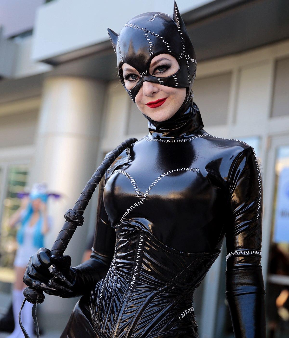 60+ Hot Pictures Of Catwoman From DC Comics 16