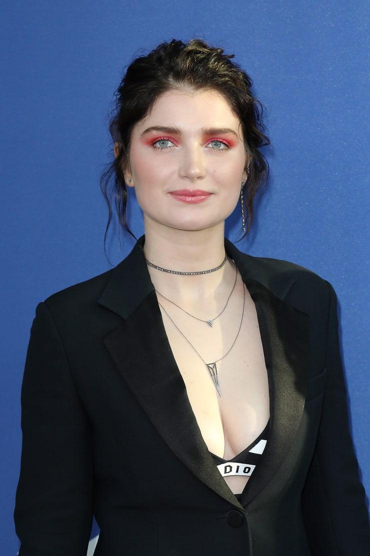 60+ Hot Pictures Of Eve Hewson – Sizzling Robinhood Movie Actress 46