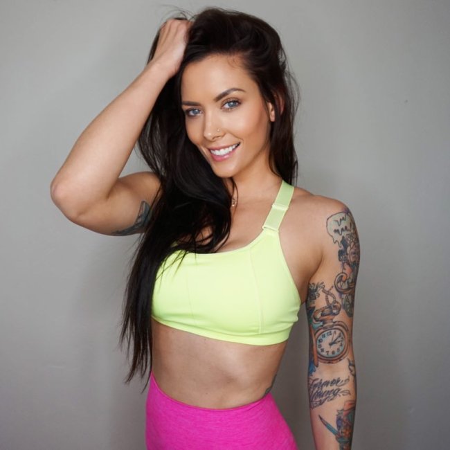 Girls with tattoos are as intimidating as they are sexy (45 Photos) 66