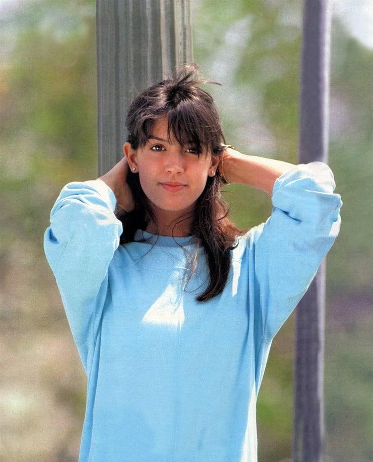 70+ Hot Pictures Of Phoebe Cates Which Will Make You Melt 159