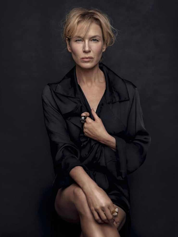 60+ Hot Pictures Of Renee Zellweger Which Are Sure To Leave You Spellbound 6
