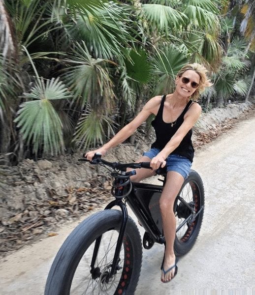 robin wright in bicycle