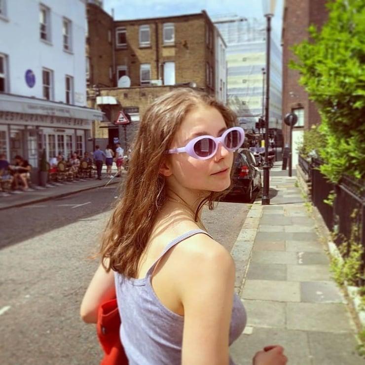 60+ Hot Pictures Of Thomasin McKenzie Which Will Make You Forget Your Girlfriend 132