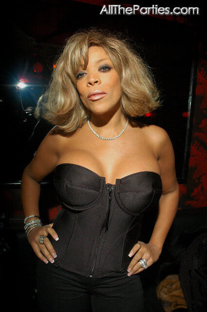 wendy williams hot cleavage
