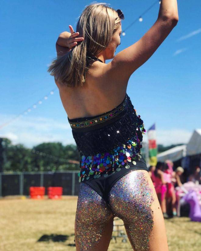 Glitter Butt Is A New Instagram Fashion Trend 15