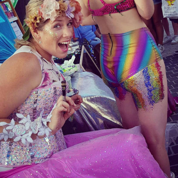 Glitter Butt Is A New Instagram Fashion Trend 25