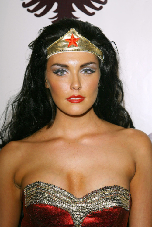 hqcelebritiescom:Taylor Cole 270 Highish Quality Pictures
270... 3
