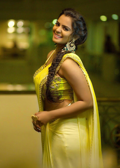 Manasa Himavarsha Telugu Cute Actress Latest Pics In Sleeveless Saree 9