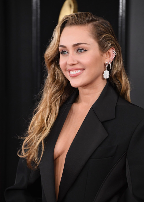 hqcelebritiescom:Miley Cyrus 20000 High Quality Pictures
20000... 3