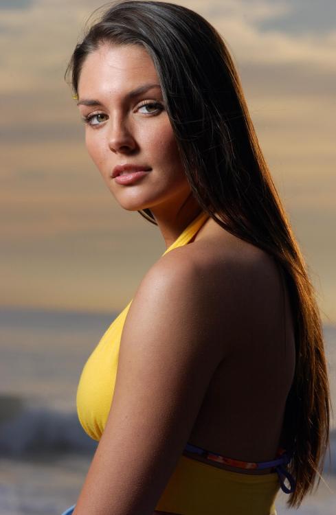 hqcelebritiescom:Taylor Cole 270 Highish Quality Pictures
270... 5