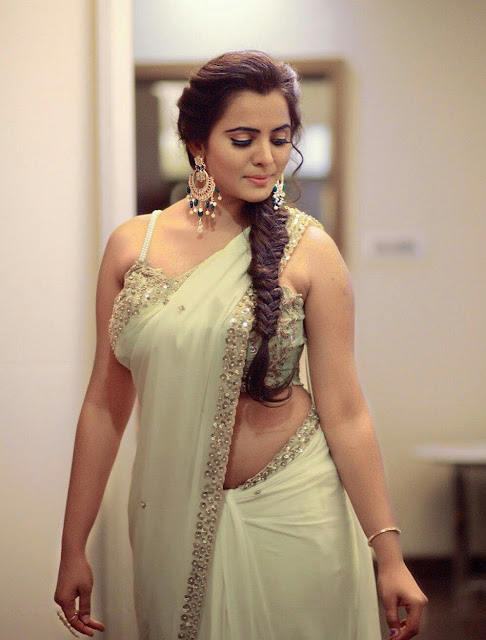 Manasa Himavarsha Telugu Cute Actress Latest Pics In Sleeveless Saree 10