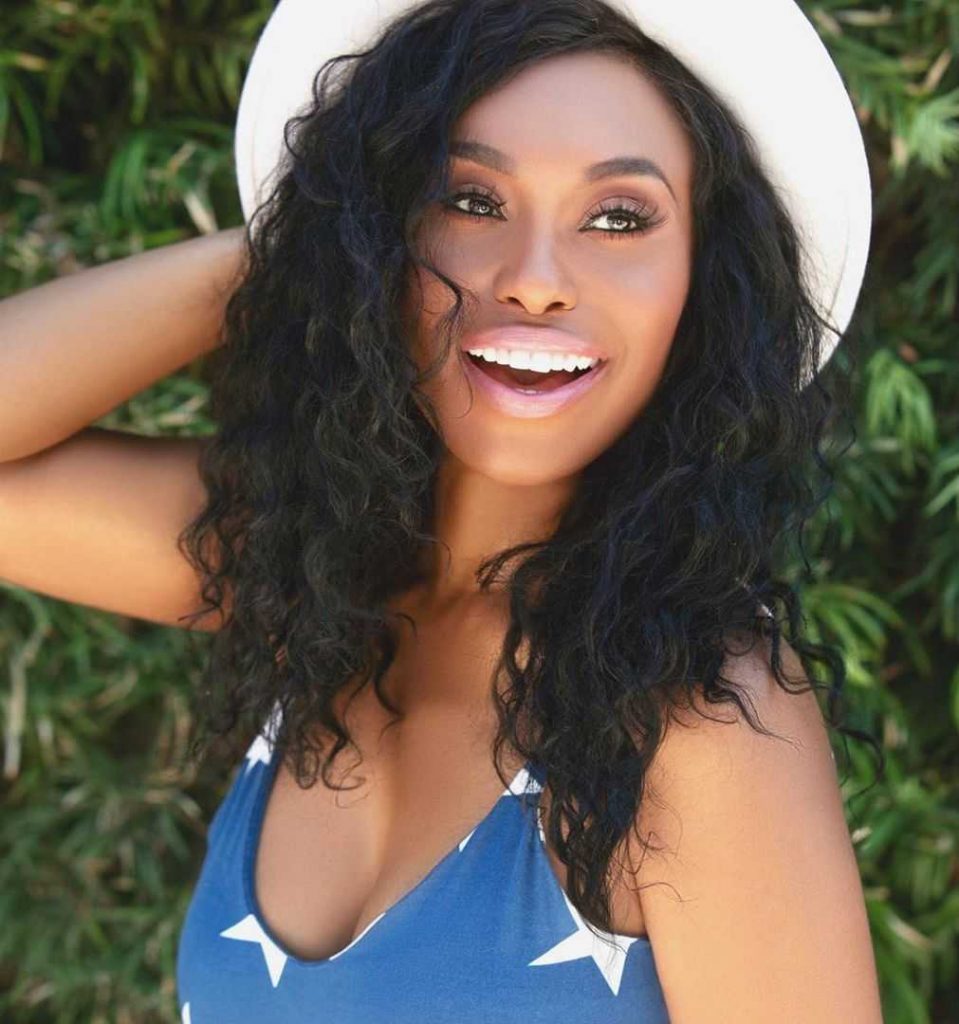 45 Angell Conwell Nude Pictures Which Make Sure To Leave You Spellbound 25