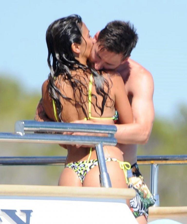 Lionel Messi and Antonela Roccuzzo Enjoys Holiday In Ibiza (20 Pics) 11