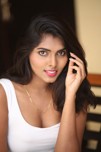 Telugu Actress Ashlesha Latest Hot Stills 17