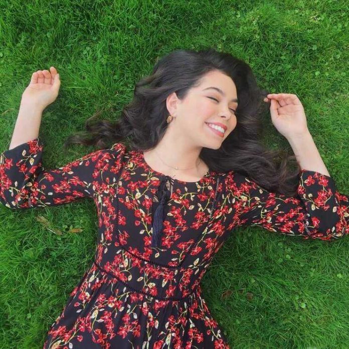 38 Auli’i Cravalho Nude Pictures Will Drive You Frantically Enamored With This Sexy Vixen 16