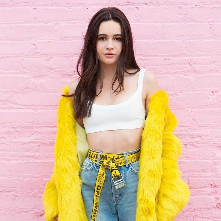 51 Hottest Bea Miller Big Butt Pictures Showcase Her As A Capable Entertainer 32