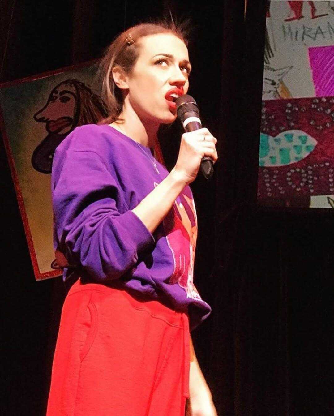 51 Hottest Colleen Ballinger Big Butt Pictures That Will Make You Begin To Look All Starry Eyed At Her 8