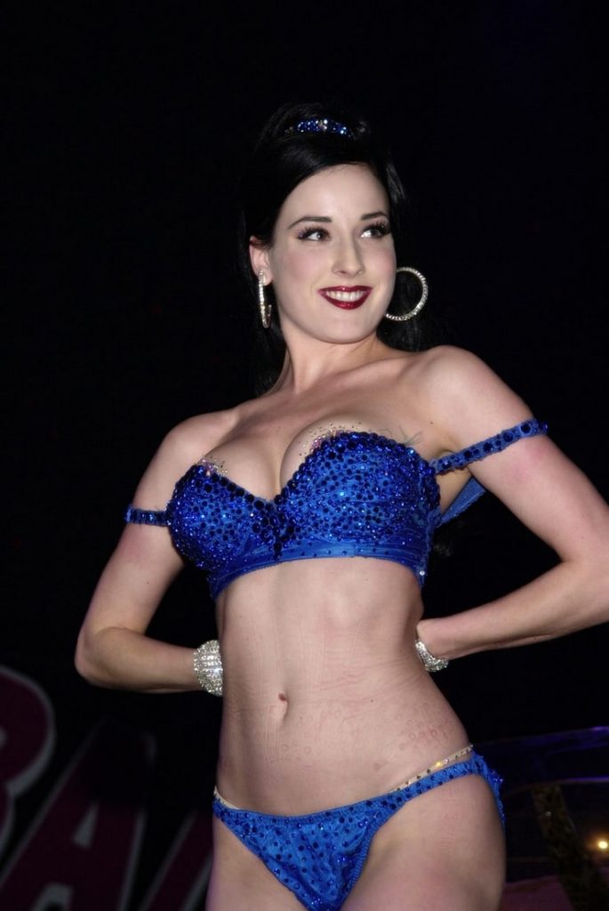 52 Dita Von Teese Nude Pictures Flaunt Her Well-Proportioned Body 8