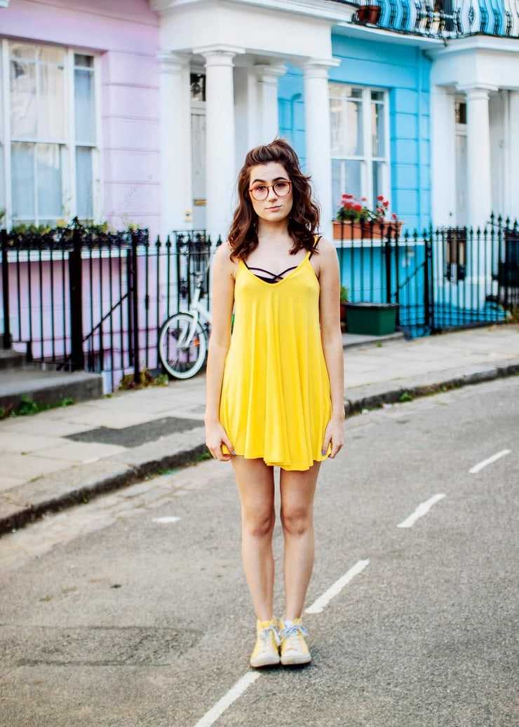 51 Hottest Dodie Big Butt Pictures Demonstrate That She Has Most Sweltering Legs 598