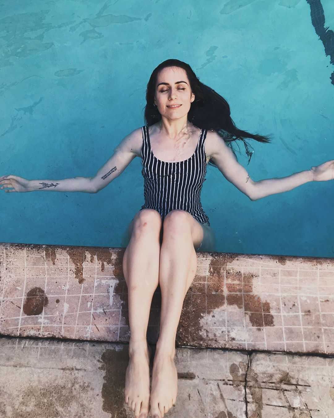 51 Hottest Dodie Big Butt Pictures Demonstrate That She Has Most Sweltering Legs 597