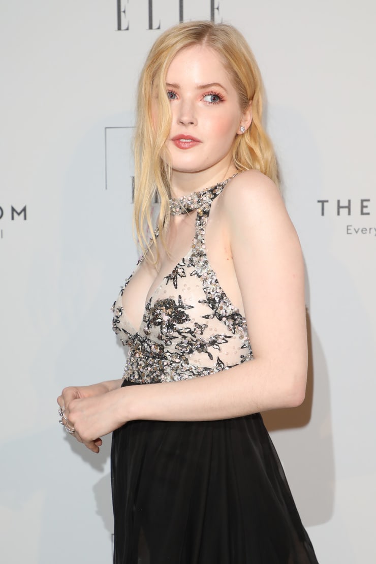 49 Ellie Bamber Nude Pictures Will Drive You Quickly Captivated With This Attractive Lady 43