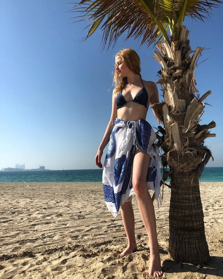49 Ellie Bamber Nude Pictures Will Drive You Quickly Captivated With This Attractive Lady 178