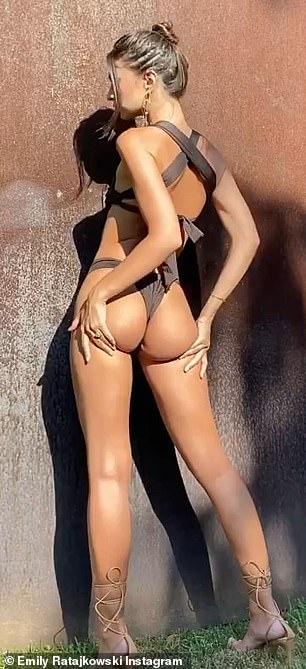 Emily Ratajkowski Flaunts Her Figure In Stain Bikini 2