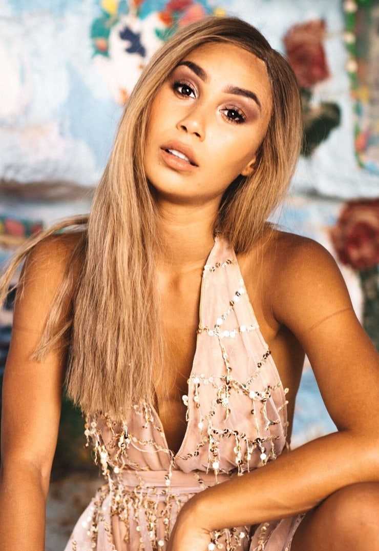 51 Sexy Eva Gutowski Boobs Pictures Are Simply Excessively Enigmatic 37