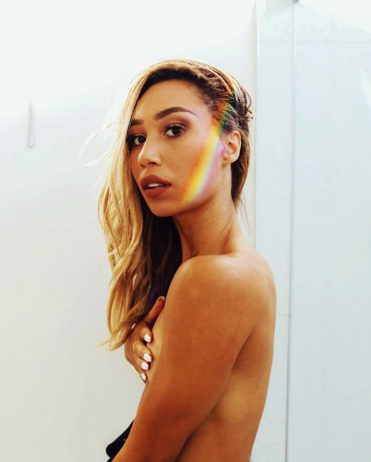 51 Sexy Eva Gutowski Boobs Pictures Are Simply Excessively Enigmatic 24