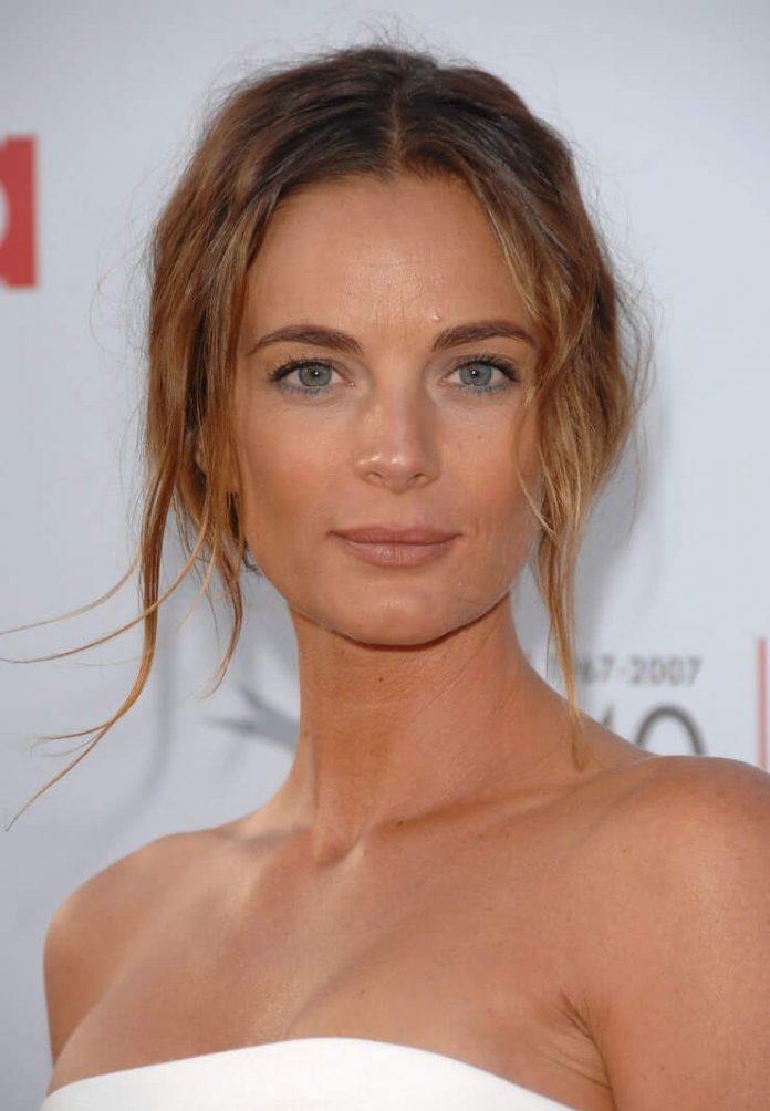 49 Gabrielle Anwar Nude Pictures That Are Erotically Stimulating 26