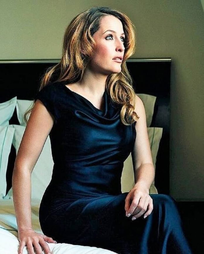 48 Gillian Anderson Nude Pictures Flaunt Her Immaculate Figure 15