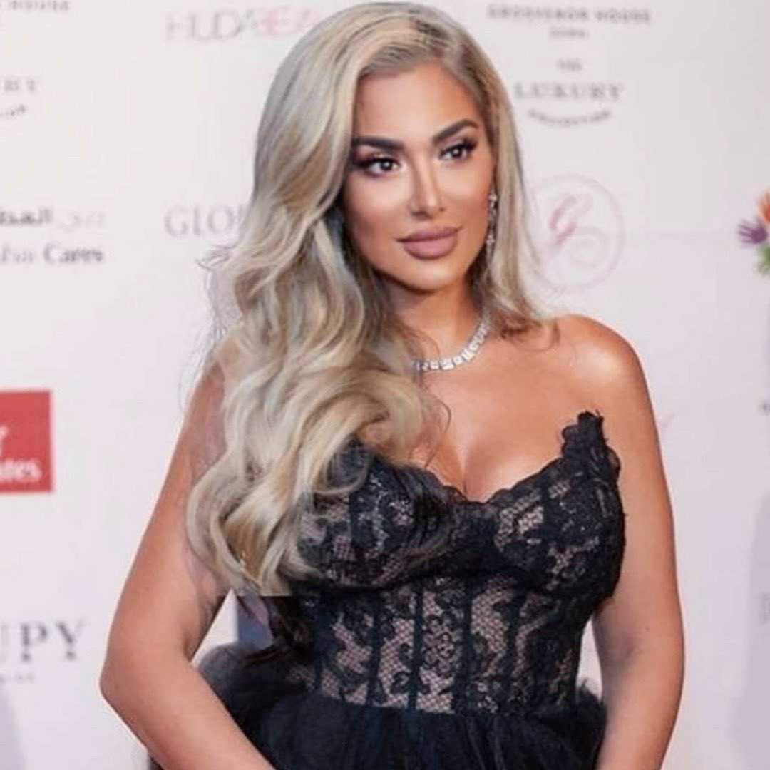51 Sexy Huda Kattan Boobs Pictures Are Simply Excessively Enigmatic 378