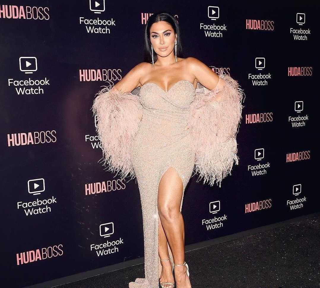 51 Sexy Huda Kattan Boobs Pictures Are Simply Excessively Enigmatic 456