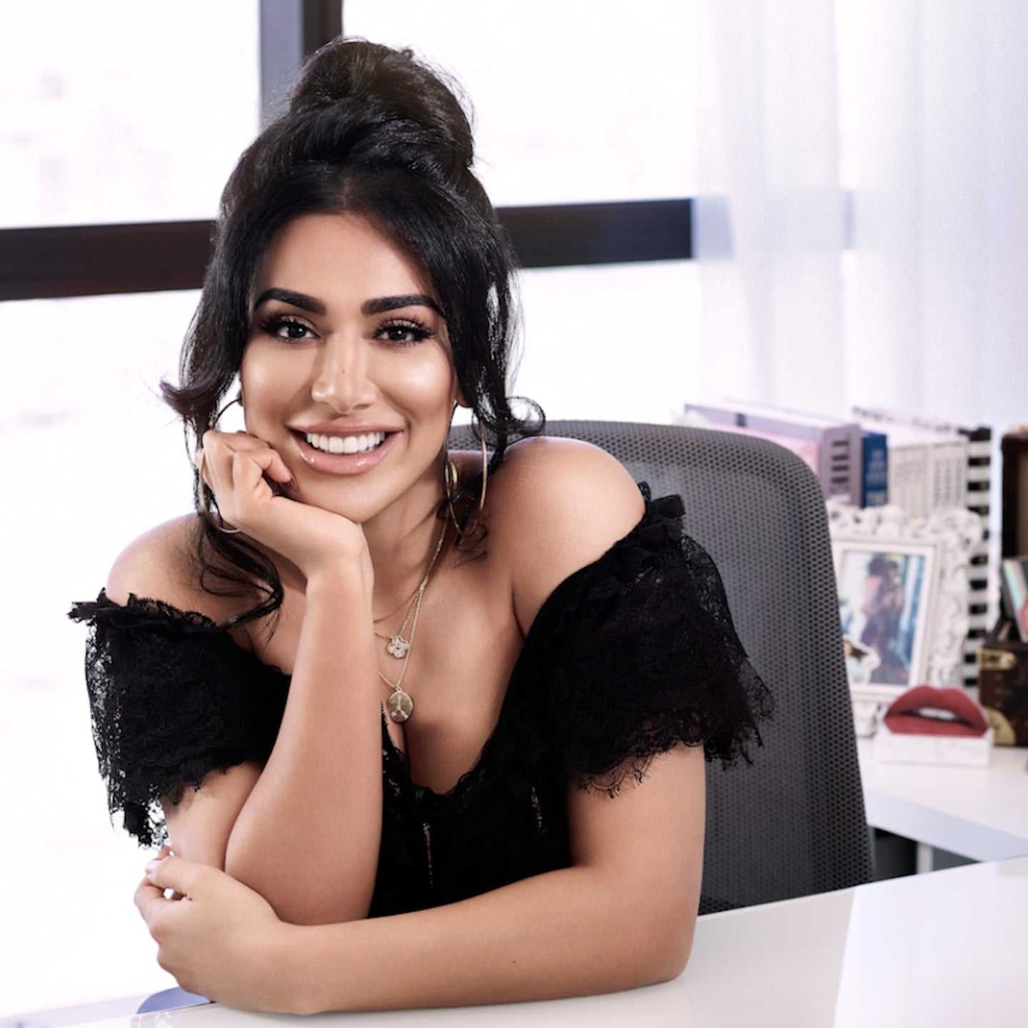 51 Sexy Huda Kattan Boobs Pictures Are Simply Excessively Enigmatic 8