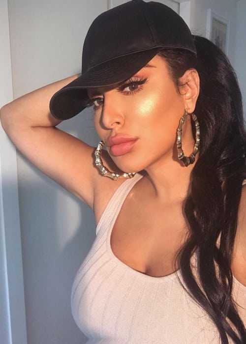 51 Sexy Huda Kattan Boobs Pictures Are Simply Excessively Enigmatic 5
