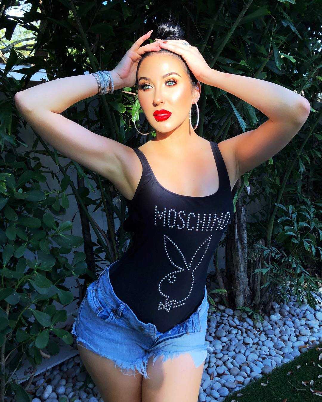 51 Sexy Jaclyn Hill Boobs Pictures Will Induce Passionate Feelings for Her 3