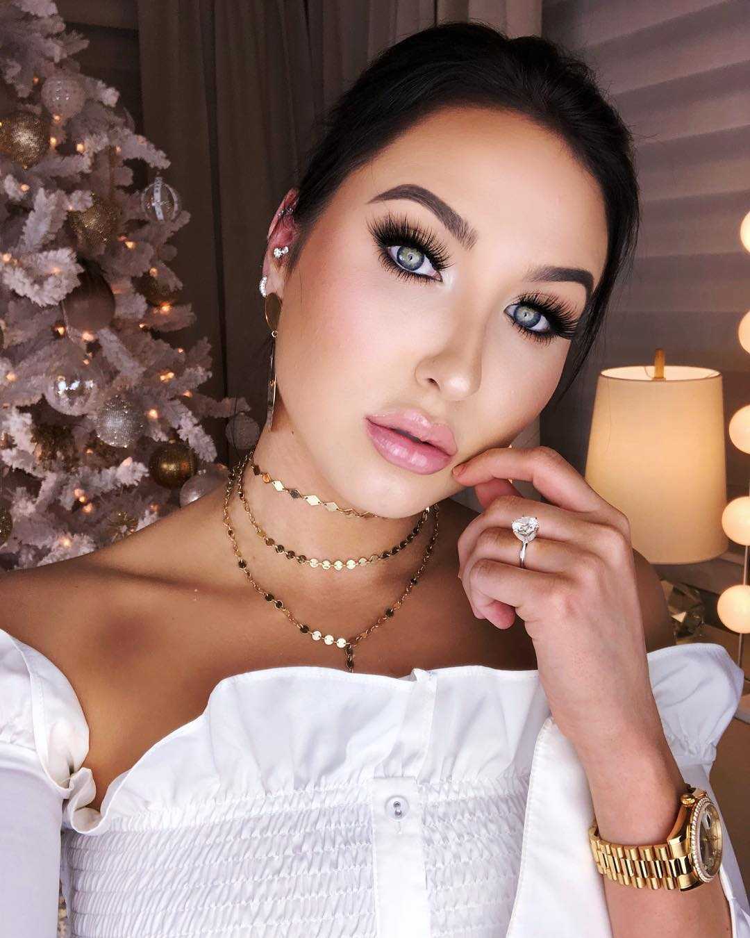 51 Sexy Jaclyn Hill Boobs Pictures Will Induce Passionate Feelings for Her 5