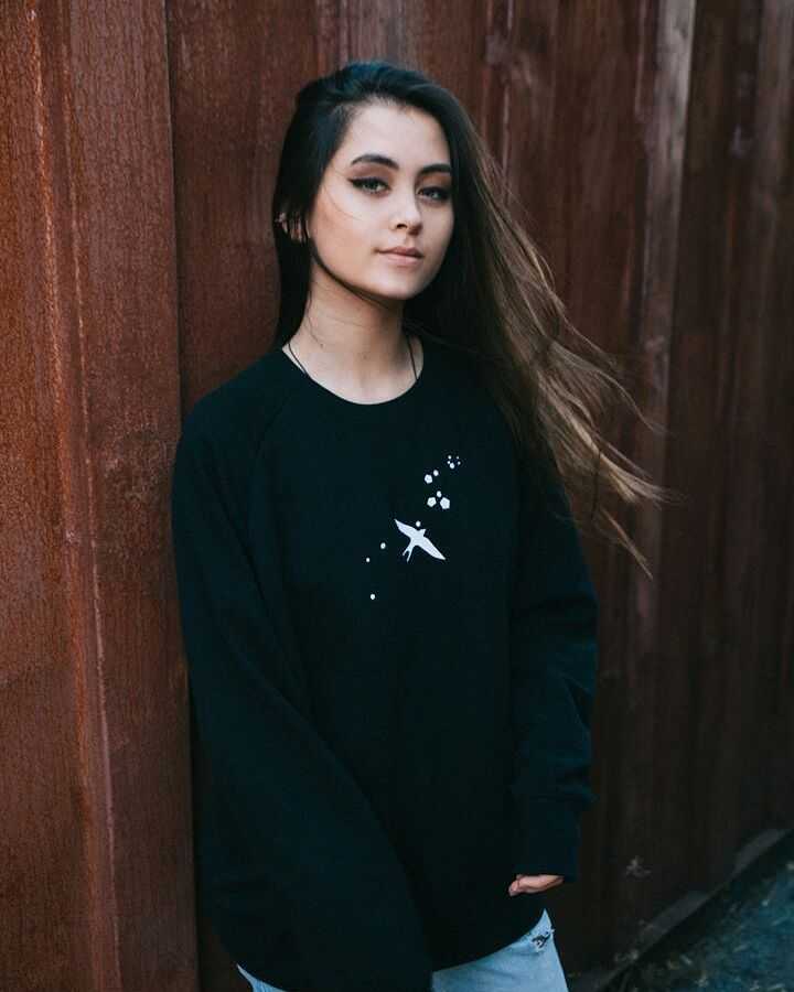51 Sexy Jasmine Thompson Boobs Pictures Are Sure To Leave You Baffled 92