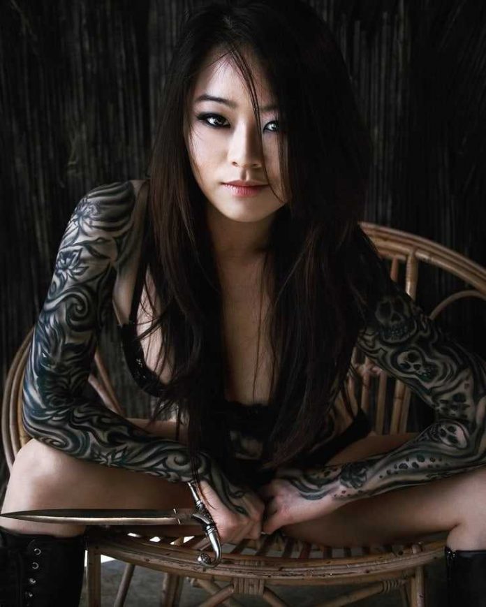 49 Julia Ling Nude Pictures Can Make You Submit To Her Glitzy Looks 35
