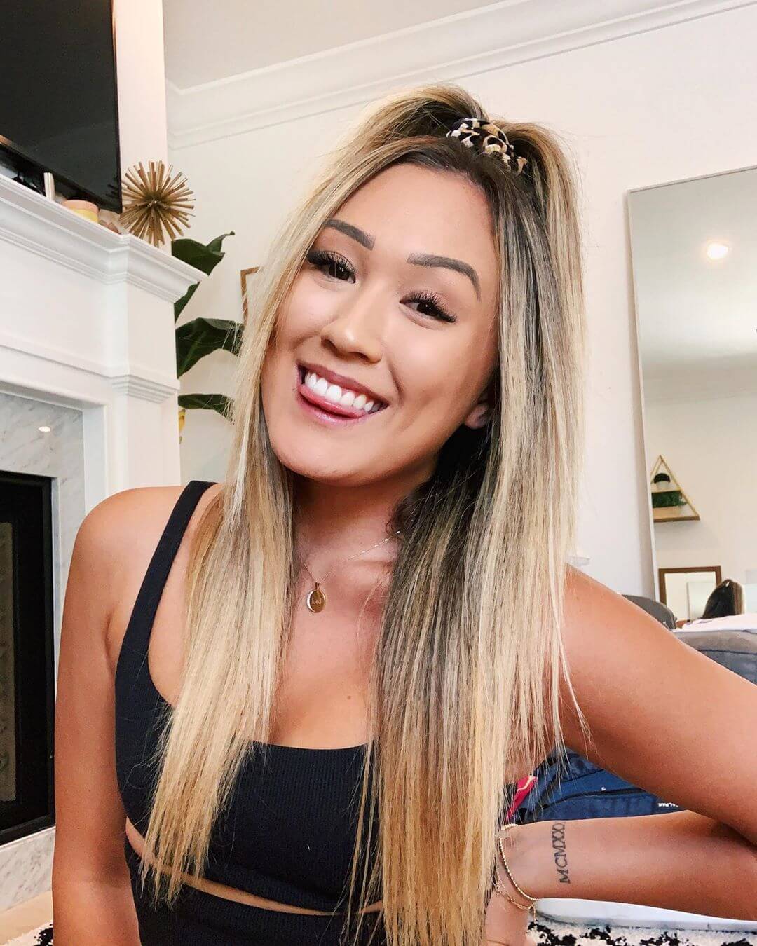 51 Sexy LaurDIY Boobs Pictures Are Essentially Attractive 21