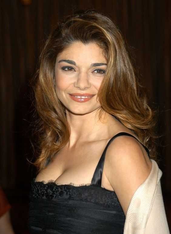 40 Laura San Giacomo Nude Pictures Flaunt Her Well-Proportioned Body 72
