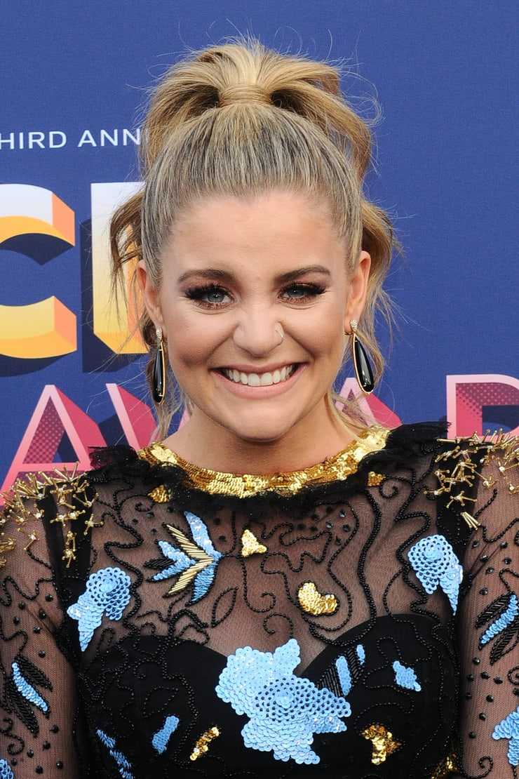 51 Hottest Lauren Alaina Big Butt Pictures Are Incredibly Excellent 169
