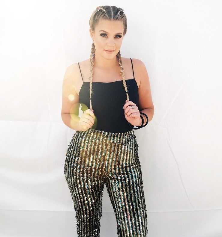 51 Hottest Lauren Alaina Big Butt Pictures Are Incredibly Excellent 45