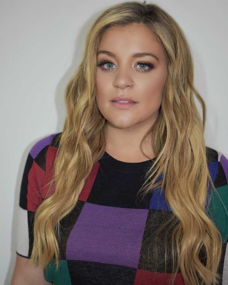 51 Hottest Lauren Alaina Big Butt Pictures Are Incredibly Excellent 84