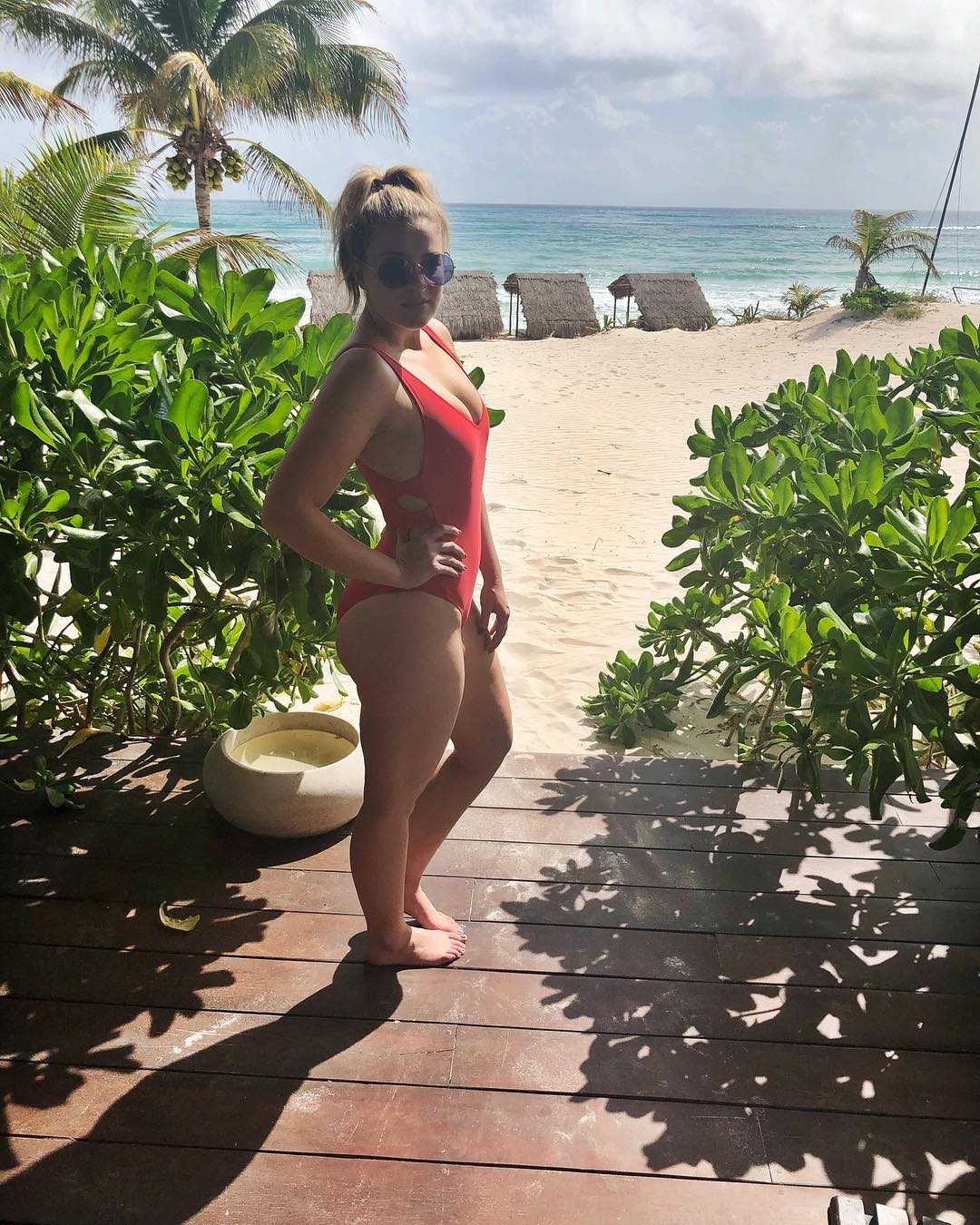 51 Hottest Lauren Alaina Big Butt Pictures Are Incredibly Excellent 58