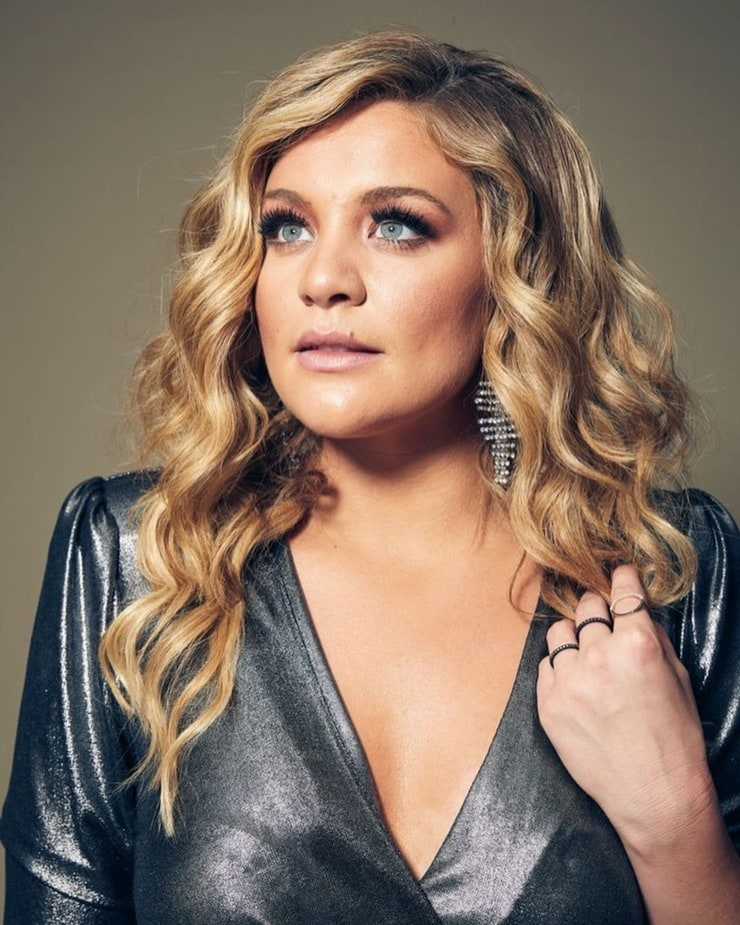 51 Sexy Lauren Alaina Boobs Pictures Uncover Her Awesome Body 148