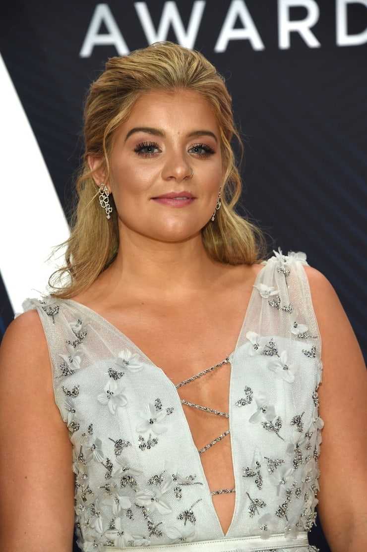 51 Hottest Lauren Alaina Big Butt Pictures Are Incredibly Excellent 19